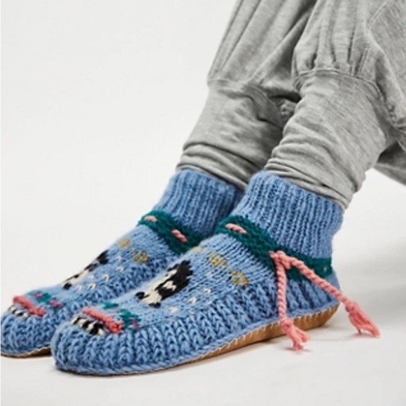 Free People x Frosty Friends Slipper Socks - Picture 2 of 4